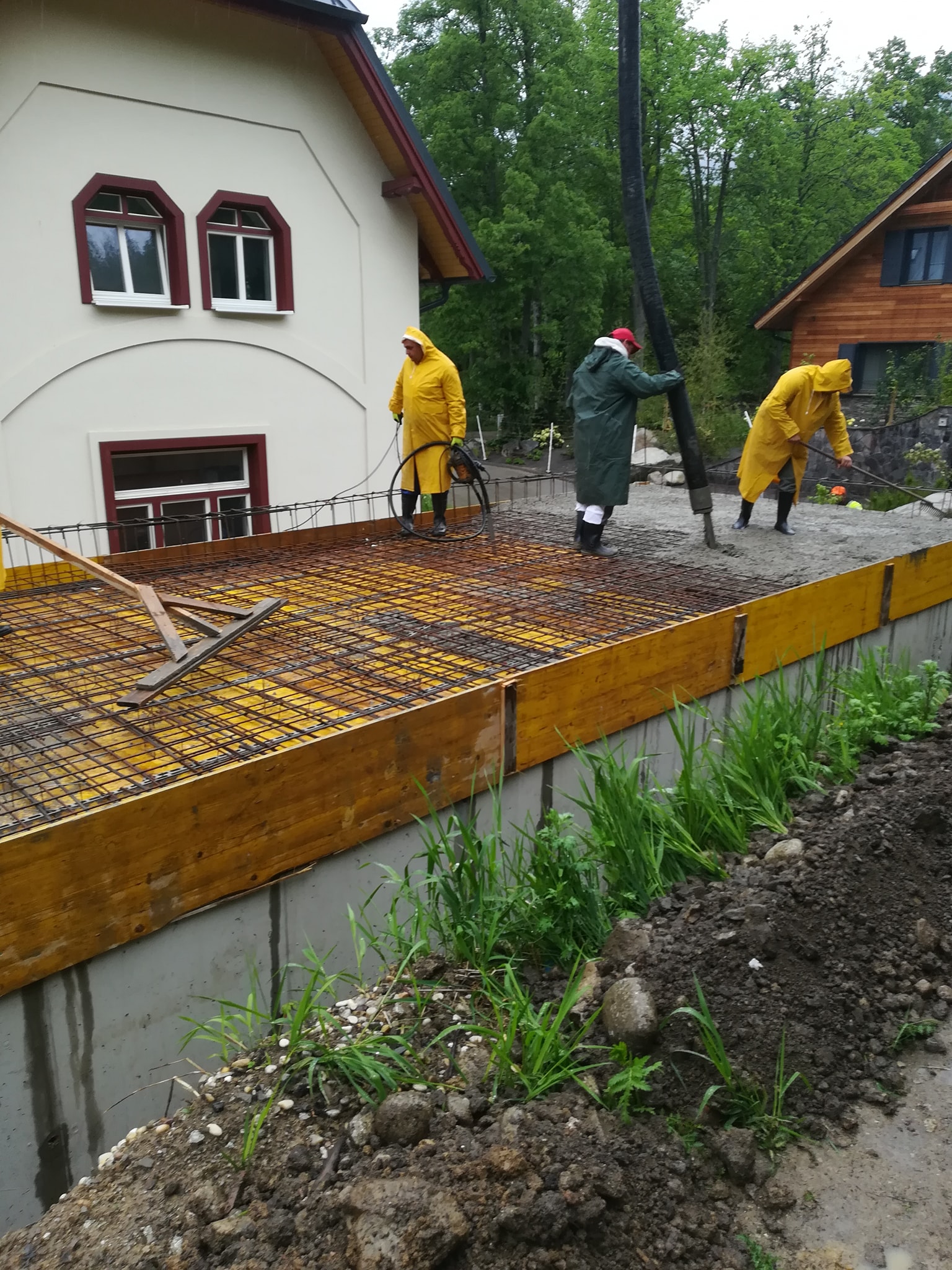 Tím Stavia Tatry pri betonáži