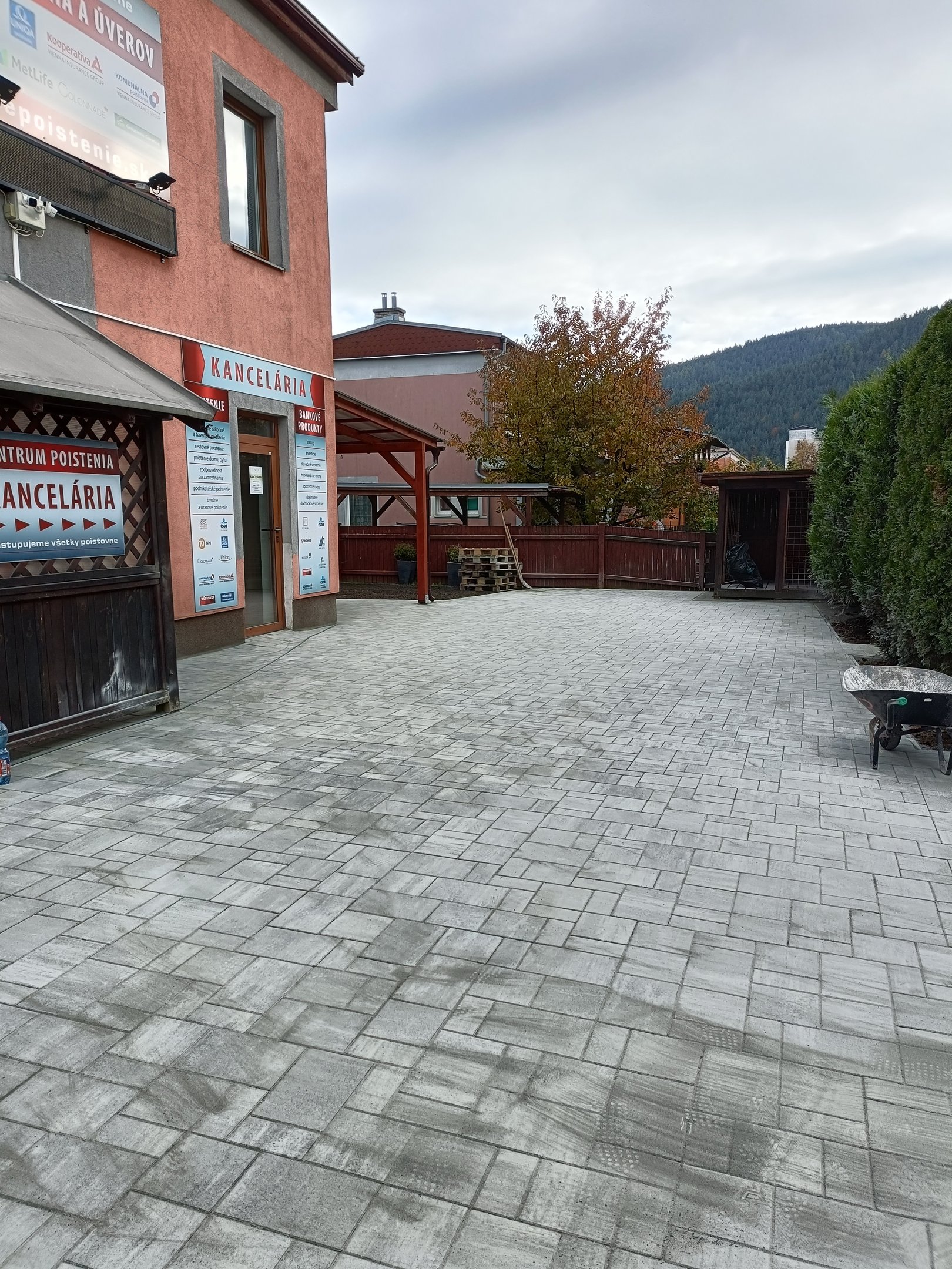 Terasa zo zámkovej dlažby